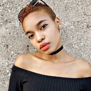 Meet your Posher, Anana